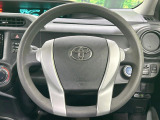 インテリアに合わせたデザインのステアリングは、運転される方のことも考え、運転しやすい形状、大きさです。是非一度、実際に触ってお確かめください。