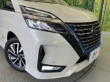 【LEDヘッドライト】悪天候や夜間走行時も良好な視界を確保し安心して運転できる高輝度LEDヘッドライトを装備!点灯速度が早く、消費電力も抑えられています。