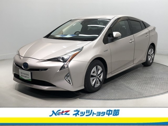 トヨタ プリウス 
