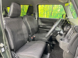 運転席シート廻りは使用感も少なく、良好な状態となっています。前オーナー様が丁寧に使っていたことがよくわかりますね。
