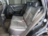膝周りにもゆとりがあります。