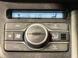 車内空調は&rdquo;AUTOエアコン&rdquo;にお任せ。運転に集中出来ますよ!