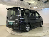 リヤ、後ろから見るとまた車の印象が変わってきますね☆☆