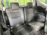 床下収納式のサードシートです。座席部分をコンパクトに収納でき、広大な荷室スペースとしてお使いいただけます!乗車人数や荷物の量など利用シーンに合わせて3列目を有効活用でき、とっても便利♪