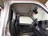 中古車販売に関する正しい知識を持ちお客様の信頼を得られるように努力しております。
