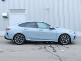 BMW認定中古車は、ドイツ本社と同様の教育・訓練を受けたBMW専門のメカニックが100項目以上のポイントを徹底的にチェックし、厳選した車輌のみを販売しております。