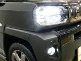 LEDヘッドライトです。デザイン性がよくとても明るいので、夜間の走行や悪天候でも安心です。しかも長寿命!