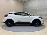 「中古車ハイブリッド保証」付き。ハイブリット機構を無償で保証します。保証期間は初度登録年月から10年目まで、または3年間の長い方。但し累計走行距離が20万km以内。