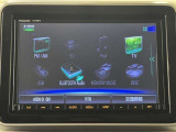 Bluetooth対応、CD/DVD再生機能付き。お好きな音楽を聴きながらのドライブは楽しいですよね〜♪
