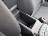 Audi正規ディーラーが高品質をお約束。高度な訓練・教育を受けたAudi専任メカニックが、100項目にもおよぶ精密な点検を実施いたします。すべてをクリアしたAudi車だけが、あなたのお手元に届けられるのです。