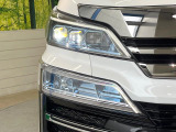 【シーケンシャルターンランプ付きLEDヘッドライト】人気の『流れるウィンカー』付きのLEDヘッドライトを装備♪高級感はもちろん、点灯時は存在感たっぷりで他車からも認識されやすく安心です。