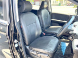 運転席シート廻りは使用感も少なく、良好な状態となっています。前オーナー様が丁寧に使っていたことがよくわかりますね。