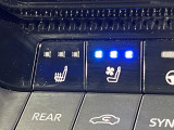 【シートヒーター&ベンチレーション】夏場は涼しい風でお尻や背中の熱やムレを防ぎ、冬はエアコンよりも早く温まってポカポカに!季節を問わず快適に過ごせます。