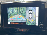 【パノラミックビューモニター】専用のカメラにより、上から見下ろしたような視点で360度クルマの周囲を確認することができます☆死角部分も確認しやすく、狭い場所での切り返しや駐車もスムーズに行えます。