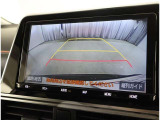バックガイドモニターで、後方を確認しながら安心して駐車することができます。運転初心者も熟練者も必須の機能ですよ!