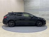 「中古車ハイブリッド保証」付き。ハイブリット機構を無償で保証します。保証期間は初度登録年月から10年目まで、または3年間の長い方。但し累計走行距離が20万km以内。
