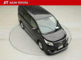 両側パワースライドドア付きだから、狭い駐車スペースなどでの乗り降りラクラク♪小さなお子さまのいるご家庭には嬉しい装備です。