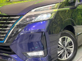 【LEDヘッドライト】悪天候や夜間走行時も良好な視界を確保し安心して運転できる高輝度LEDヘッドライトを装備!点灯速度が早く、消費電力も抑えられています。