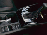 ホンダカーズ三重では、お客様に安心してお乗り頂く為に商品化工場にて、入念なボディ洗浄・磨き・室内清掃(除菌・消臭等)を丁寧に施し、展示しております。