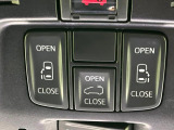 【両側パワースライドドア】スマートキーや運転席のスイッチで後席両側スライドドアの開閉が可能♪電動だから力を入れてドアを開ける必要が無く、小さなお子様でも簡単に開け閉めでき快適です♪