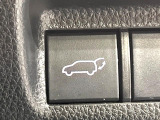 【パワーバックドア】スマートキーや運転席のボタンを押すだけでリアゲートが自動で開閉します!荷物を持っている時や、高い位置にあるバックドアを閉める際に便利な機能です♪