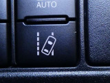 【LDA(レーンデパーチャーアラート)】&hellip;道路上の白線(黄線)をセンサーで認識し、ドライバーがウインカー操作を行わずに車線を逸脱する可能性がある場合、警報でお知らせします。