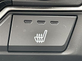 ◆【シートヒーター】シートを温めてくれる暖房機器です!長時間座っていると負担が掛かりやすい背中や腰、または冬場などの寒い日に冷えやすい脚部に快適なぬくもりを伝えます。