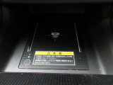 置くだけでワイヤレスで充電可能です。