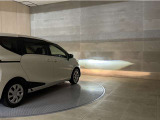 LEDヘッドランプです。十分な明るさを保ちつつも消費電力が少なく、バルブ寿命も長いのが特徴です。瞬時にMAXの光量を発揮するのもLEDならではです。