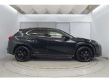 レクサスオーナーズデスク。2年間無料でお使いいただけます。ナビの目的地設定から駐車場案内など、専任コミュニケーターが24時間365日サポートいたします。