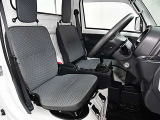 運転席まわりです。実際に座ってみて乗り心地を体感してみて下さい。