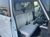 快適に運転できるドライブポジション!シートリフターもあるので無理のない運転姿勢がとれます。