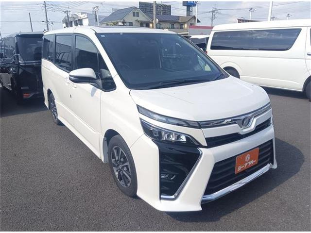 ヴォクシー 2.0 ZS 禁煙車 サンルーフ 純正10インチナビ