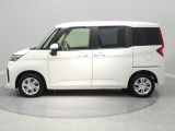 【乗り降りしやすい高さ】高すぎない車高でアクセスもスムーズ。日々のお仕事や長距離の移動など体への負担を軽くしてくれる扱いやすさが魅力です。