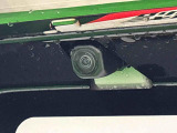 ナビゲーション等を装着した場合にバックするとき後方の安全確認ができるバックカメラが付いてます
