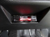 【ETC車載器】は、ビルトインタイプですっきり収納され、見た目も使い勝手も満足のアイテムです。