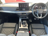 Audiのインテリアはエクステリア同様、優れたデザイン性とクオリティ、そして機能性を兼ね備えております。
