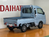 右後ろから