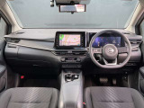 運転席周りになります。内装色はブラックです。