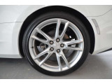 245/40R20 純正20アルミホイールを装着致します。