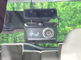 【ドライブレコーダー】ドライブレコーダー装備!走行中はもちろん、あおり運転や事故に遭遇した際、映像で記録し、万一のリスクに備えます。※記録用SDカードはお客様ご自身でご準備いただく必要があります。