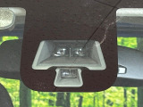 【エマージェンシーブレーキ】走行中に前方の車両等を認識し、衝突しそうな時は警報とブレーキで衝突回避と被害軽減をアシスト。より安全にドライブをお楽しみいただけます。