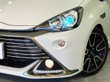 【LEDヘッドライト】悪天候や夜間走行時も良好な視界を確保し安心して運転できる高輝度LEDヘッドライトを装備!点灯速度が早く、消費電力も抑えられています。