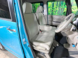 運転席シート廻りは使用感も少なく、良好な状態となっています。丁寧に使われていたことがよくわかりますね。