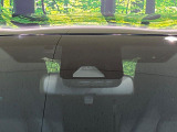 【トヨタセーフティセンス】走行中に前方の車両等を認識し、衝突しそうな時は警報とブレーキで衝突回避と被害軽減をアシスト。より安全にドライブをお楽しみいただけます。