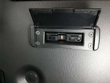 ETCが装着されています。再セットアップ後高速道路の料金所をノンストップで通過できて大変便利です。