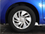 ◆純正ホイール装着車◆シンプルなデザインのホイールキャップ付きです。