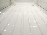 【手入れのしやすい荷台】汚れても水洗いしやすい仕様です。農作物や泥のついた道具を積んだ後もサッと綺麗にでき、いつでも清潔にお使いいただけます。