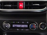 車内を快適に、オートエアコンを装備しています。