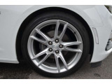 245/40R20 純正20アルミホイールを装着致します。